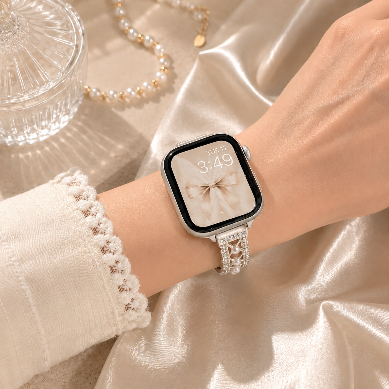 Lace-Inspired Pearl Band for Apple Watch