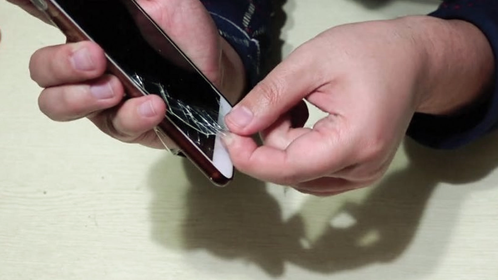 How to Clean Sticky Side of Screen Protector?