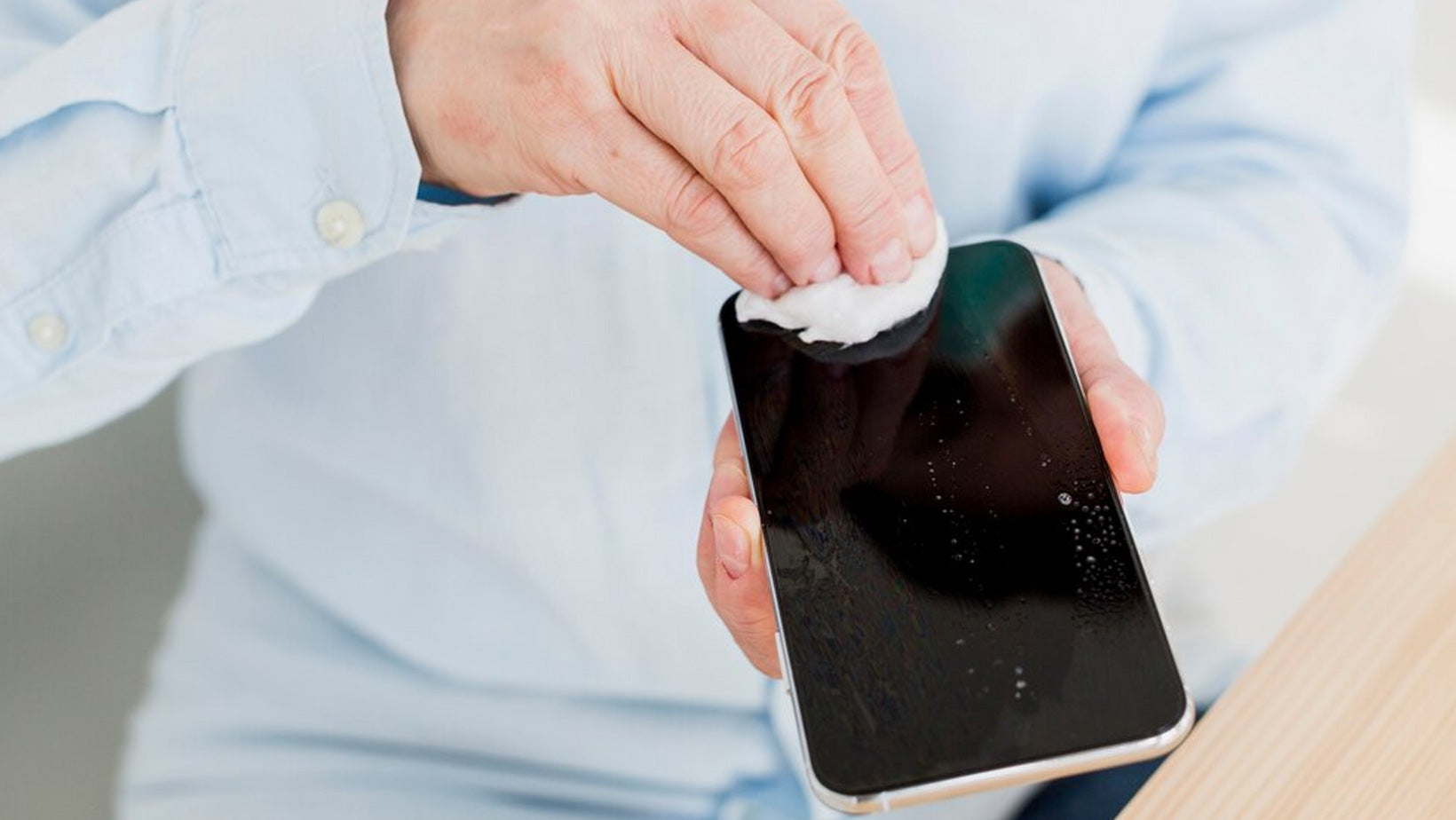 How to Get Air Bubbles out of Screen Protector？